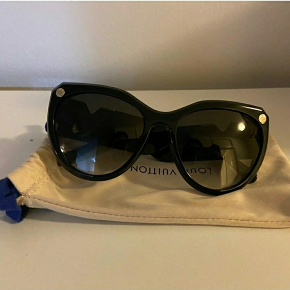 Sunglass - Picture 1 of 12